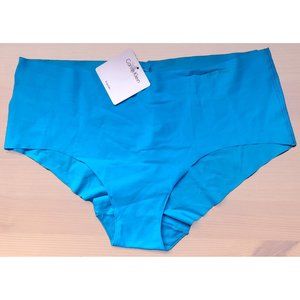 NWT Calvin Klein Invisibles Hipster Panty D3429